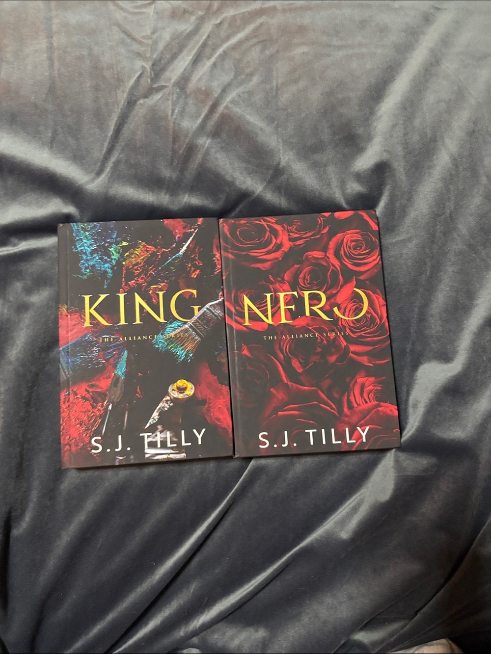 King & Nero Book Set - Black and Red Covers
